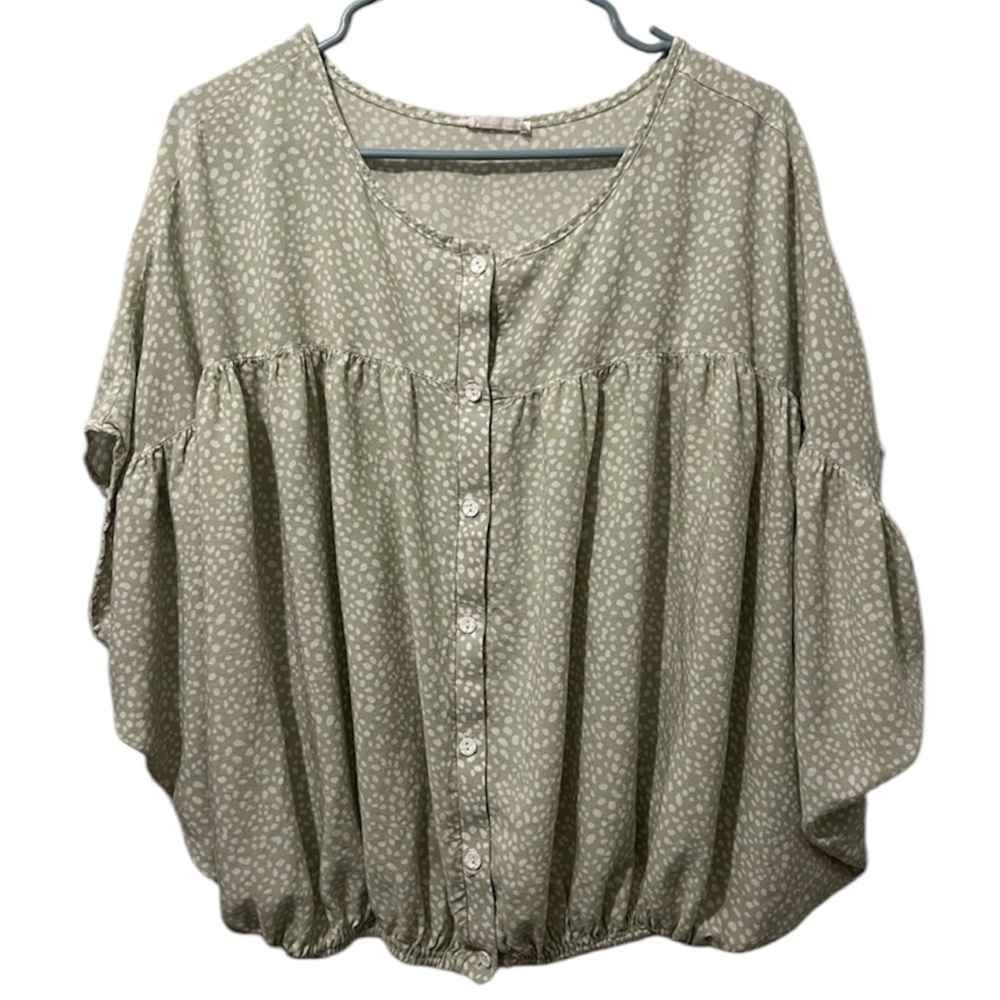 Bucket List Women's Light Green & White Polka Dot Top w Button Detail Size Large